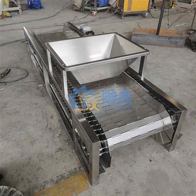 不鏽鋼鏈（liàn）板輸送機